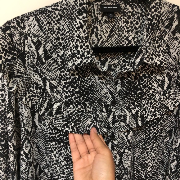 SNAKE PRINT BLOUSE - Picture 3 of 9
